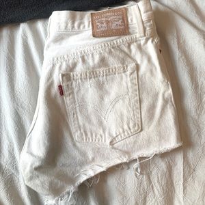 LEVIS 501 white denim shorts